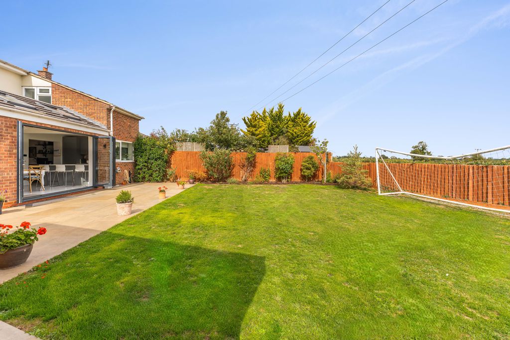 Newcombe Close Milcombe